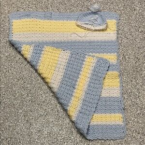NEW Soft Knit Baby Blanket and 6 months Hat Set - Blue, Yellow, Cream
